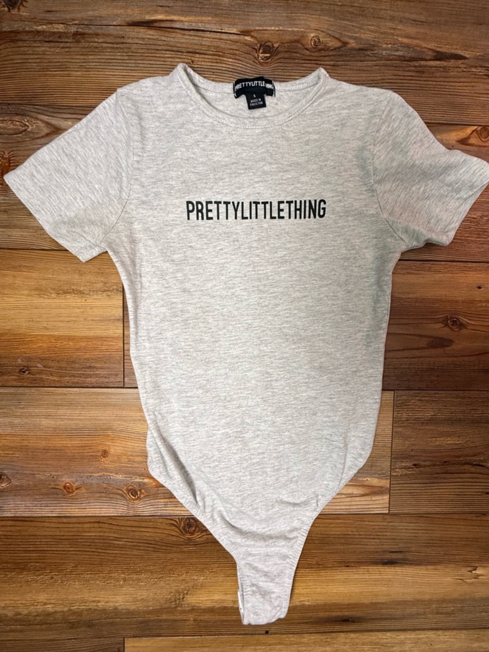 PrettyLittleThing Bodysuit Womens Small Gray Short Sleeve Graphic Logo Stretch